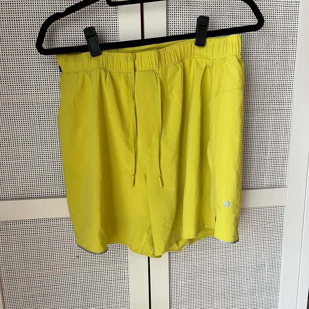 Lululemon Athletica Men’s surge lined shorts 5” inseam, Lime Green, Size Medium